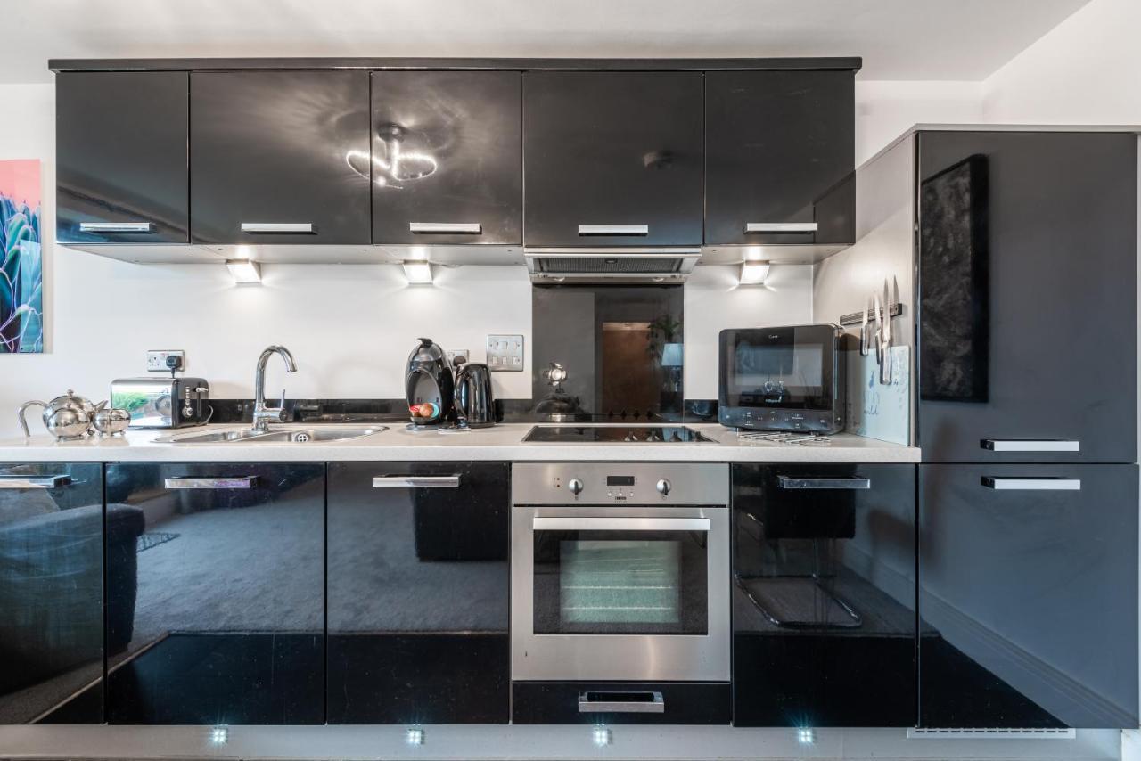 Luxurious River View Apartment With Terrace Вустер Экстерьер фото