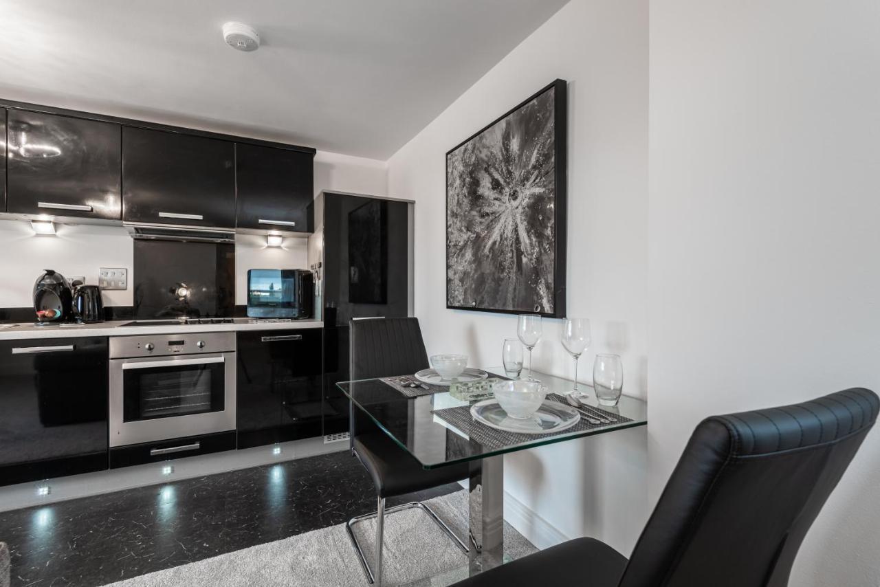 Luxurious River View Apartment With Terrace Вустер Экстерьер фото